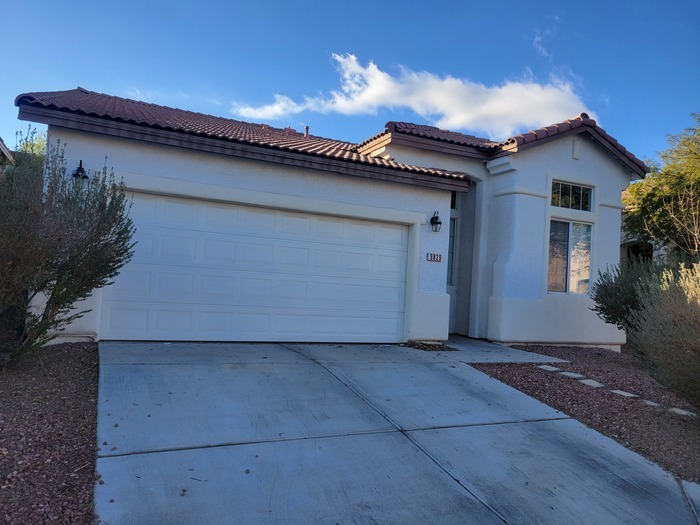 9839 Brook Canyon Dr in Las Vegas, NV - Building Photo