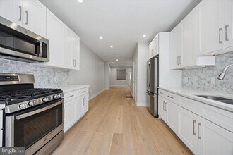 548 E Hewson St in Philadelphia, PA - Building Photo - Building Photo