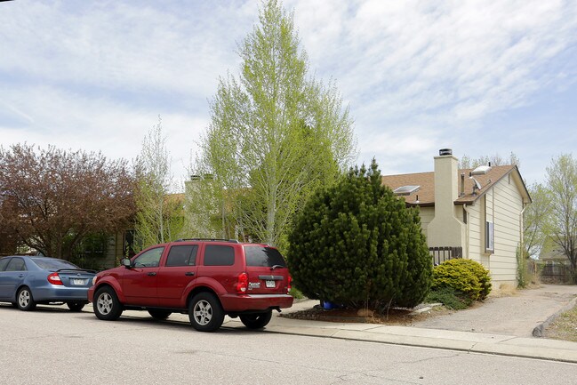 2375-2381 Washo Cir in Colorado Springs, CO - Building Photo - Building Photo