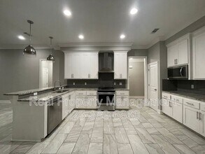 12459 N Stumberg Villas Ct in Baton Rouge, LA - Building Photo - Building Photo