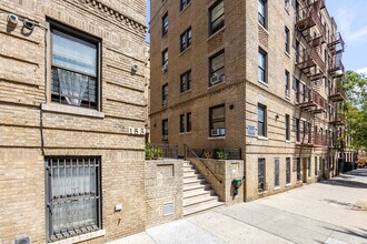 Warwick Court in New York, NY - Foto de edificio - Building Photo