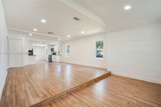 2246 Cleveland St in Hollywood, FL - Building Photo - Building Photo