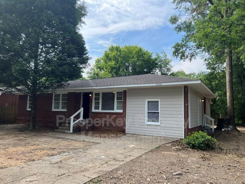 2606 Wise St in Columbus, GA - Foto de edificio