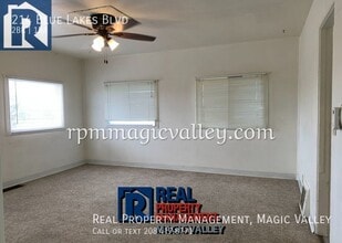 214 Blue Lakes Blvd in Twin Falls, ID - Building Photo - Building Photo