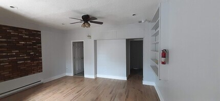 7153 Torresdale Ave, Unit 1 Front Office in Philadelphia, PA - Building Photo - Building Photo