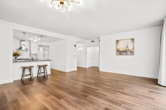 10 Byron Pl in Larchmont, NY - Building Photo - Building Photo