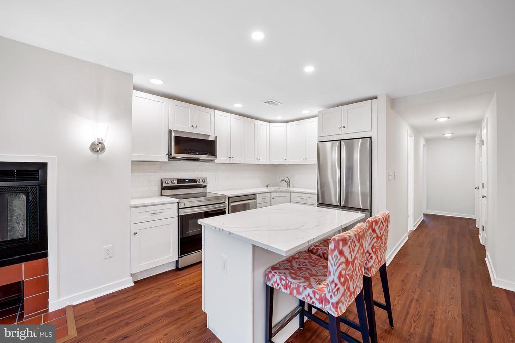 134 W Barre St-Unit -R 33 in Baltimore, MD - Building Photo