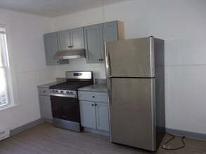 33 Chestnut St-Unit -3 in Windham, CT - Building Photo - Building Photo