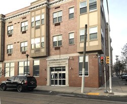 Warnock Village in Philadelphia, PA - Building Photo