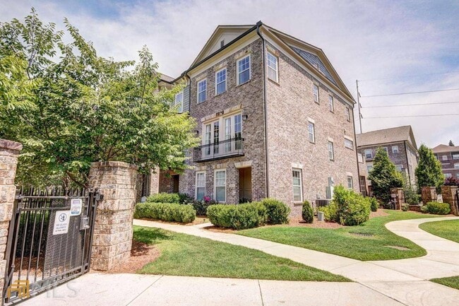 2425 Gatebury Cir in Atlanta, GA - Building Photo - Building Photo