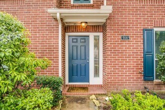 914 W Heights Hollow Ln in Houston, TX - Building Photo - Building Photo