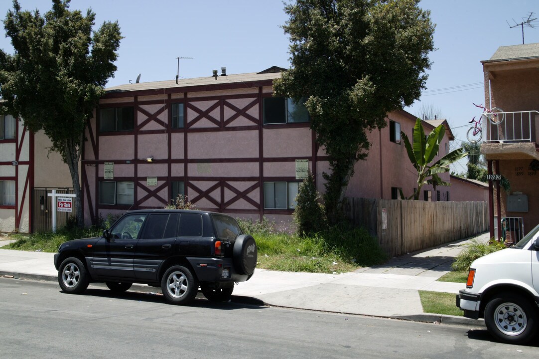 1883 Pine Ave in Long Beach, CA - Building Photo