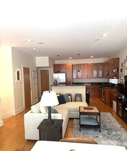 1620 W Augusta Blvd in Chicago, IL - Building Photo - Building Photo