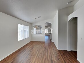 2037 N 107th Dr in Avondale, AZ - Building Photo - Building Photo