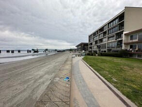 250 Beach Pl in Edmonds, WA - Foto de edificio - Building Photo