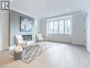 52 College View Ave in Toronto, ON - Building Photo - Building Photo