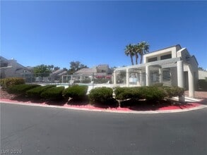 8940 Clairton Ct in Las Vegas, NV - Building Photo - Building Photo