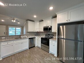 102 Magnolia Ct in Jacksonville, AR - Building Photo - Building Photo