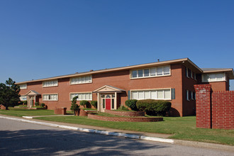 Mayfair Garden Apartments in Oklahoma City, OK - Foto de edificio - Building Photo