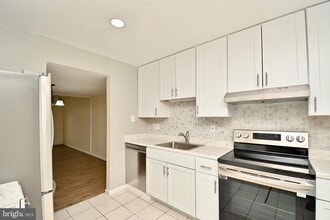 2767 January Ct in Falls Church, VA - Building Photo - Building Photo