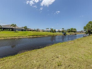 65 Fairway Rd in Rotonda West, FL - Building Photo - Building Photo