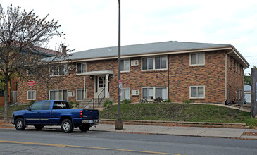 West 7th Apartments in St. Paul, MN - Building Photo - Building Photo