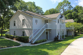 Country Club in DeLand, FL - Foto de edificio - Building Photo