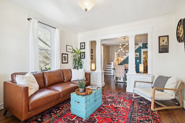property at 323 W 7th St