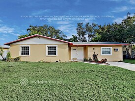 5335 Laurelwood Pl in Sarasota, FL - Building Photo