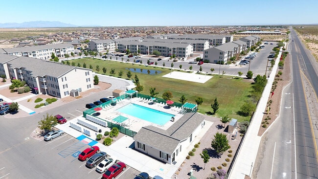 Van Horne Estates Apartments in El Paso, TX - Foto de edificio - Building Photo