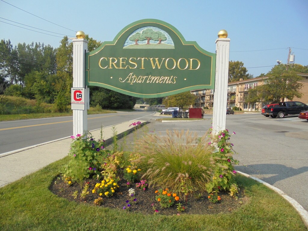 Crestwood Apartments in Middletown, NY