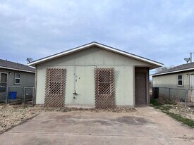 304 81st St in Lubbock, TX - Building Photo