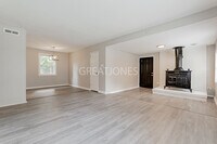1450 Wyman St NE photo'