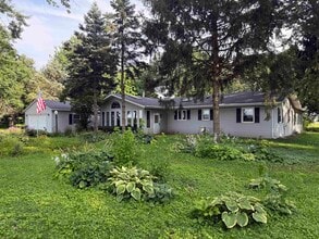 5610 Marengo Rd in Belvidere, IL - Foto de edificio - Building Photo