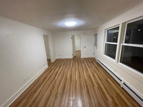 5 Dartmouth St in Biddeford, ME - Building Photo - Building Photo