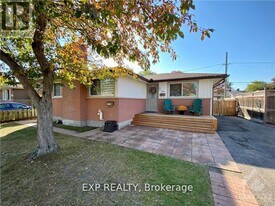 1344 Avenue U in Ottawa, ON - Building Photo