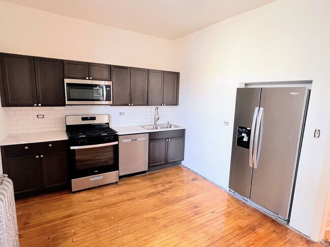 3212 W Altgeld St in Chicago, IL - Building Photo - Building Photo