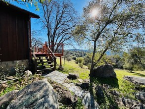 3287A Usona Ridge Rd in Mariposa, CA - Foto de edificio - Building Photo