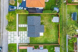 6860 SW 37th St in Miami, FL - Building Photo - Building Photo