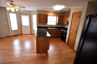 1420 Lily Cache Ln in Bolingbrook, IL - Building Photo - Building Photo