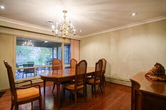 16 Carousel Ct in Toronto, ON - Building Photo - Building Photo