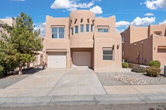 7127 Calle Alegria NE in Albuquerque, NM - Foto de edificio - Building Photo