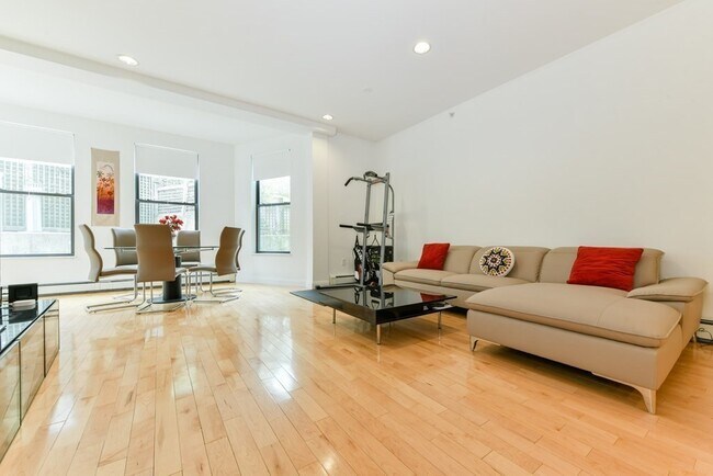 74 Kent St in Brookline, MA - Building Photo - Building Photo