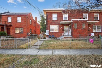 2713 Fort Baker Dr SE in Washington, DC - Foto de edificio - Building Photo