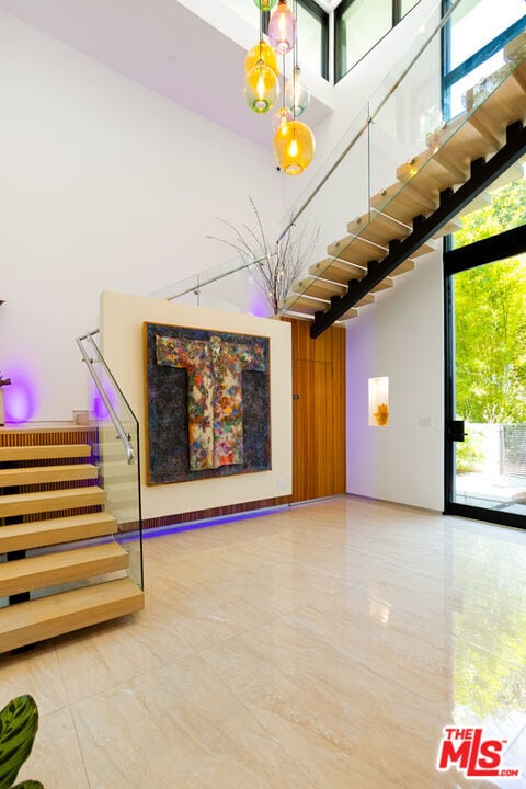 property at 619 N Harper Ave