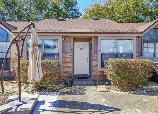 property at 8 Viking Dr NW