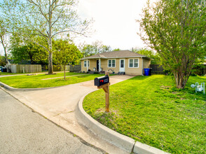 1122 Fay Ave in Norman, OK - Building Photo - Building Photo