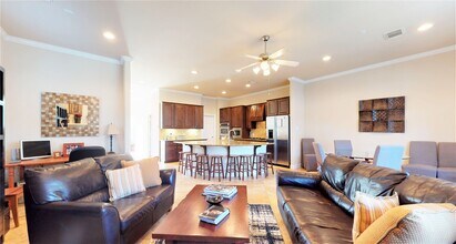 26 Islewood Blvd in Spring, TX - Foto de edificio - Building Photo