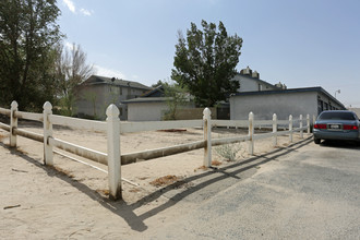 15814 Olalee Rd in Apple Valley, CA - Building Photo - Primary Photo