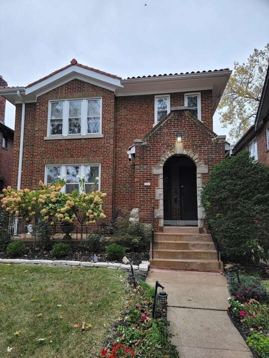 7311 Lindell Blvd, Unit Unit B in University City, MO - Building Photo